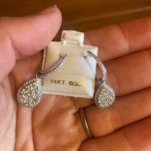 14 karat white gold Diamond earrings